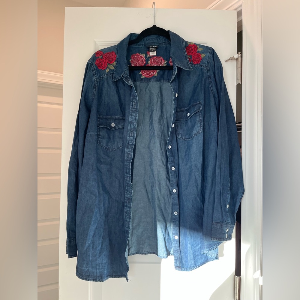 Torrid size 2 long sleeve shirt